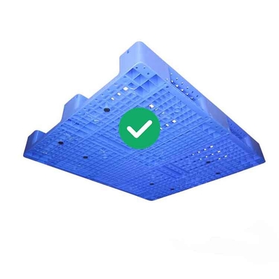 Stackable HDPE επαναχρησιμοποιήσιμος πλαστικός παλετών 5T ενιαίος βαθμού τροφίμων φορτίων μπλε αντιμέτωπος
